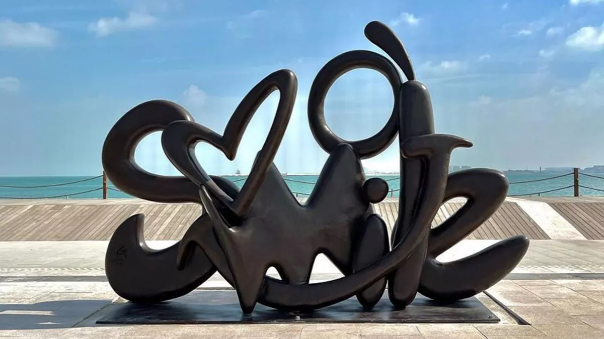 Qatari artist Ahmed bin Majed Al Maadheed has unveiled a new sculpture 'Smile'  at Doha Corniche
