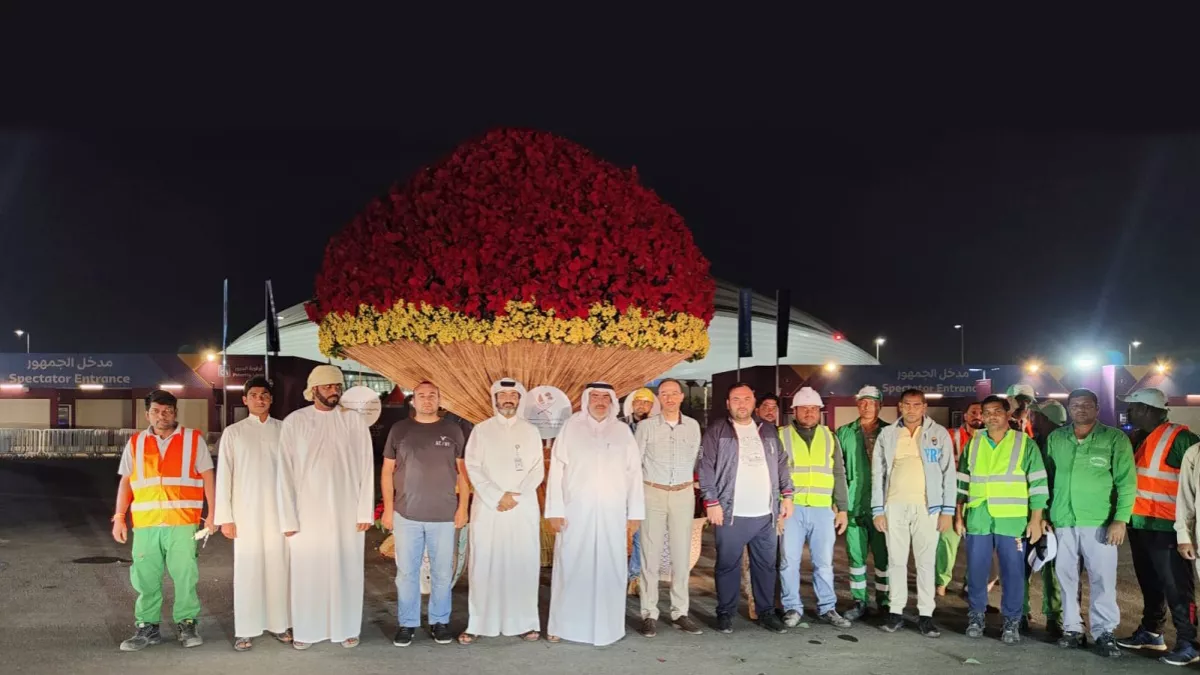 Three massive flower bouquets completed by Al Wakrah Municipality