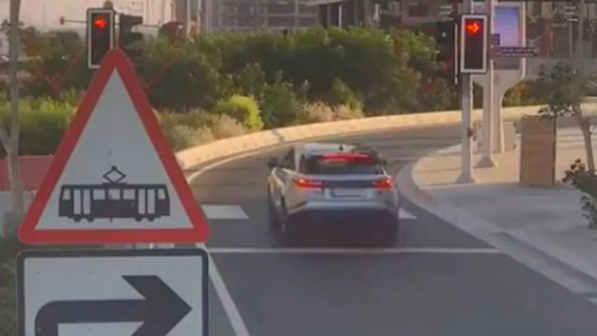 Ministry of Interior has warned motorists against running a red light